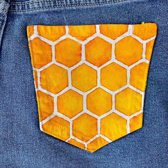 Hand painted bumble bee custom shorts - Picture 3 of 3